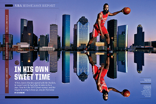 Illustration for article titled A Photographer Made This Beautiful Mirrored Skyline with PlexiglasÂ